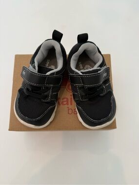 See Kai Run Black Toddler Velcro Sneakers 5T